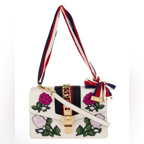 Gucci Sylvie Medium Floral Shoulder Bag - Luxury Valentine's Gift 🎁 ❤️ - Picture 2 of 8